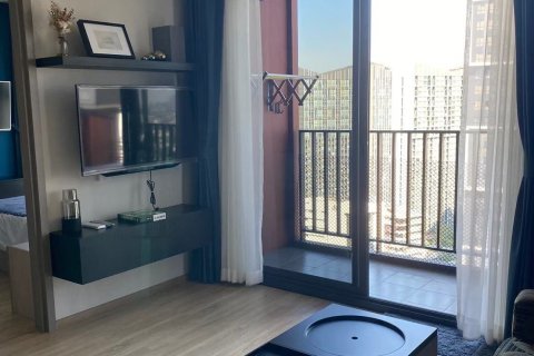 Кондоминиум с 2 спальнями в Бангкапи, Бангкок, Таиланд № 154009 - фото 2