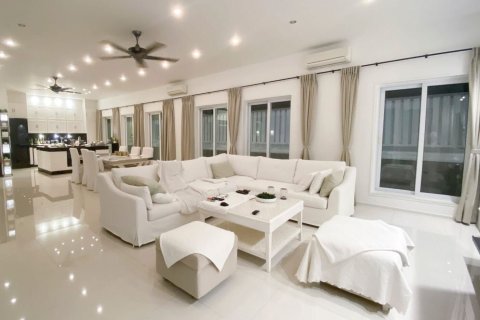 Villa in Pa Klok, Thailand 2 bedrooms № 159665 - photo 11