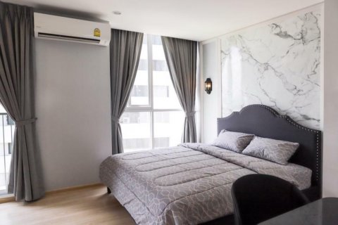 Кондоминиум с 2 спальнями в Хуай Кванге, Бангкок, Таиланд № 159666 - фото 16