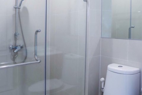 Кондоминиум с 2 спальнями в Хуай Кванге, Бангкок, Таиланд № 159666 - фото 22