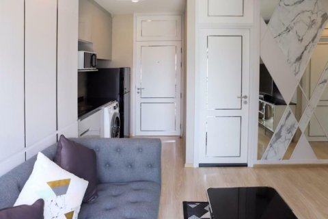 Кондоминиум с 2 спальнями в Хуай Кванге, Бангкок, Таиланд № 159666 - фото 4