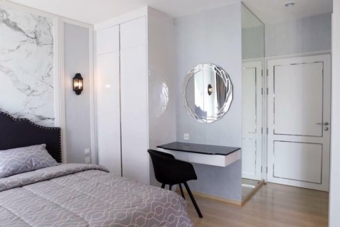 Кондоминиум с 2 спальнями в Хуай Кванге, Бангкок, Таиланд № 159666 - фото 13