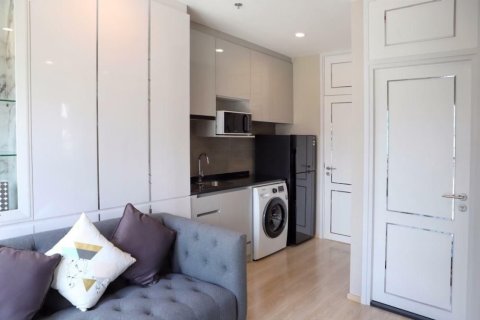 Кондоминиум с 2 спальнями в Хуай Кванге, Бангкок, Таиланд № 159666 - фото 3