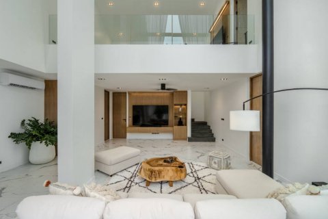 Villa in Bang Tao, Thailand 3 bedrooms № 114391 - photo 8