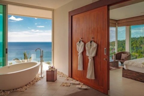 Villa in Kathu, Thailand 6 bedrooms № 161883 - photo 12