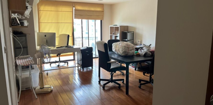 Studio dans le Condo à Watthana, Bangkok, Thaïlande  № 161885