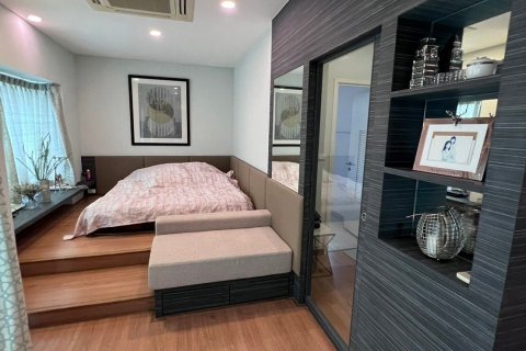 House in Suan Luang, Bangkok, Thailand 7 bedrooms № 161884 - photo 7