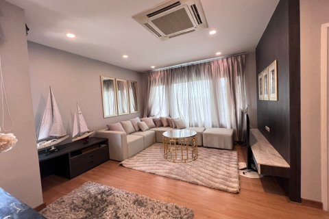 House in Suan Luang, Bangkok, Thailand 7 bedrooms № 161884