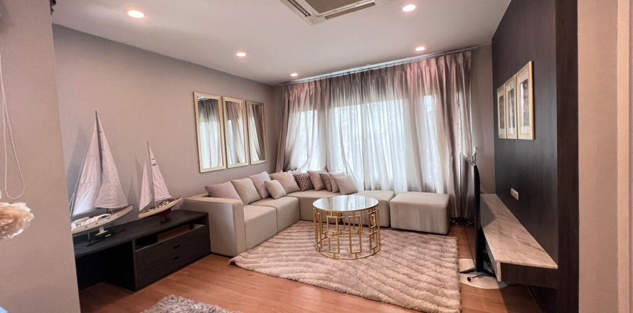 House in Suan Luang, Bangkok, Thailand 7 bedrooms № 161884