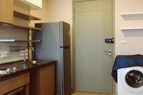 Condo à Chom Thong, Bangkok, Thaïlande, 2 chambres  № 161882 - photo 9