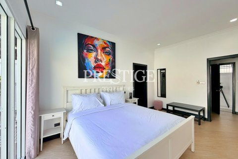 House in Pattaya, Thailand 3 bedrooms № 197939 - photo 14
