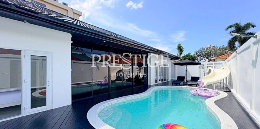 House in Pattaya, Thailand 3 bedrooms № 197939