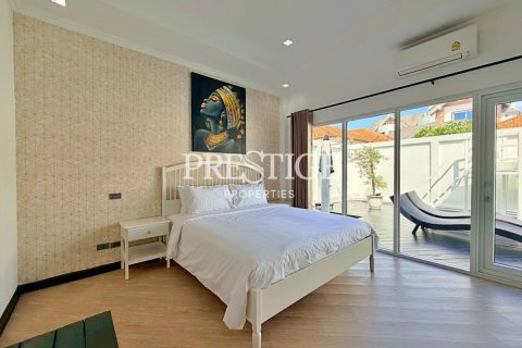 House in Pattaya, Thailand 3 bedrooms № 197939 - photo 18