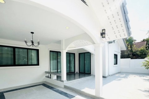 House in Pattaya, Thailand 3 bedrooms № 177813 - photo 3