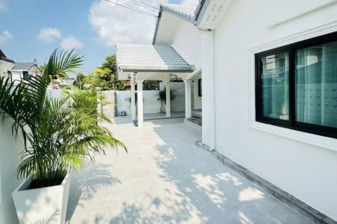 House in Pattaya, Thailand 3 bedrooms № 177813 - photo 8