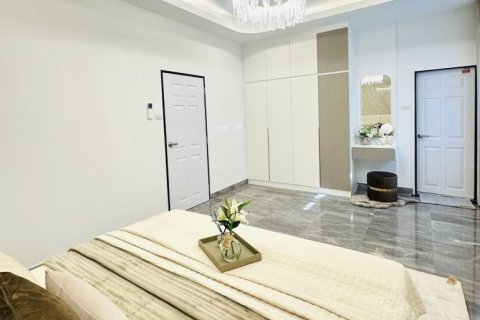 House in Pattaya, Thailand 3 bedrooms № 177813 - photo 21