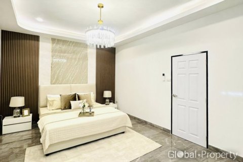 House in Pattaya, Thailand 3 bedrooms № 177813 - photo 19