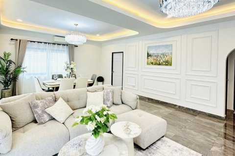 House in Pattaya, Thailand 3 bedrooms № 177813 - photo 27