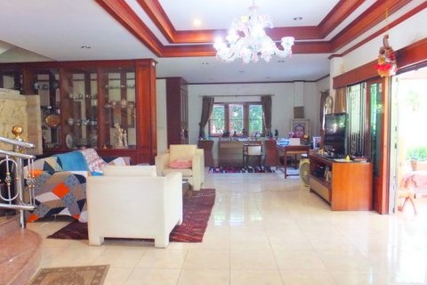 Haus in Pattaya, Thailand 5 Schlafzimmer № 223073 - Foto 6