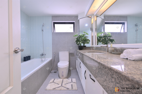 Condo in Bangkok, Thailand, 3 bedrooms № 186304 - photo 3