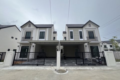 Townhouse in Pattaya, Thailand 3 bedrooms № 165157