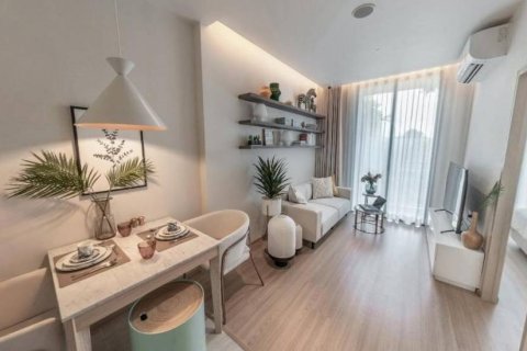 Condo in Bangkok, Thailand, 1 bedroom  № 114325 - photo 1