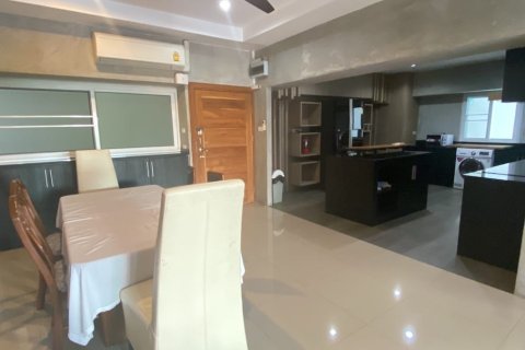 Condo à Khlong Toei, Bangkok, Thaïlande, 3 chambres № 200962 - photo 8