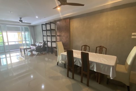 Condo à Khlong Toei, Bangkok, Thaïlande, 3 chambres № 200962 - photo 11