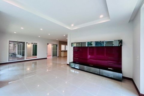 Maison à Sai Mai, Bangkok, Thaïlande 4 chambres № 139256 - photo 15