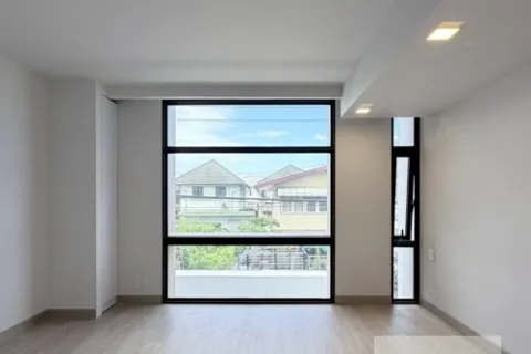 Reihenhaus in Lat Phrao, Bangkok, Thailand 3 Schlafzimmer № 219053 - Foto 2