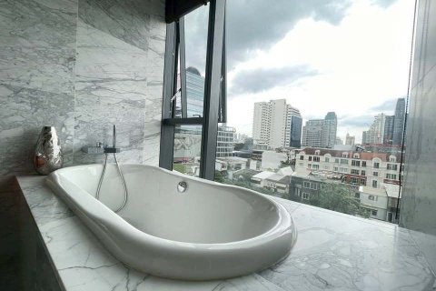 Condo in Watthana, Bangkok, Thailand, 2 bedrooms  № 161289 - photo 4