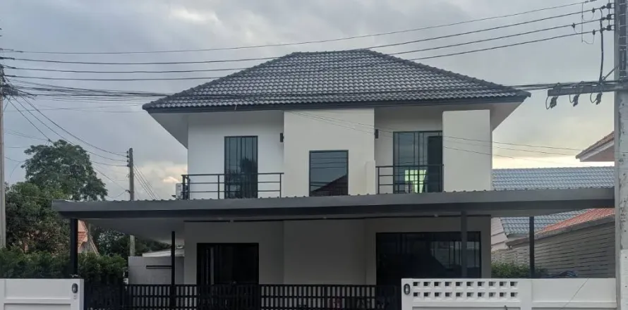 Maison à Hang Dong, Thaïlande 4 chambres № 149106