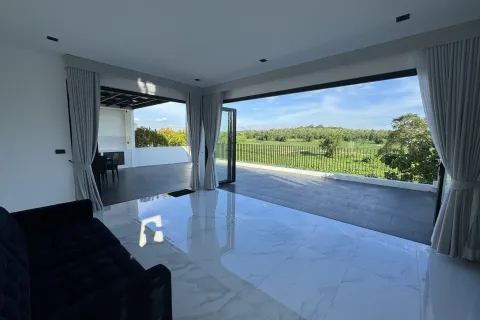 Villa in Pattaya, Thailand 6 bedrooms № 149103