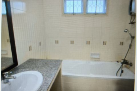 House in Samut Prakan, Thailand 5 bedrooms № 149107 - photo 12