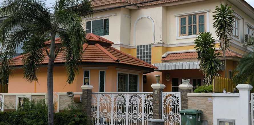 House in Samut Prakan, Thailand 5 bedrooms № 149107