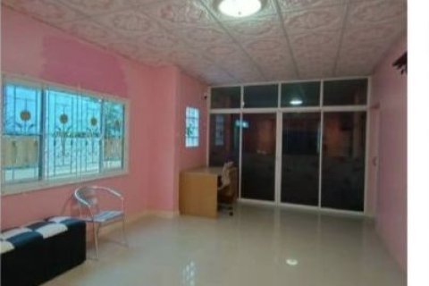 House in Samut Prakan, Thailand 5 bedrooms № 149107 - photo 5