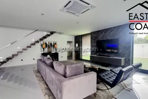 Casa de 6 dormitorios en Pattaya, Tailandia № 213264 - foto 5