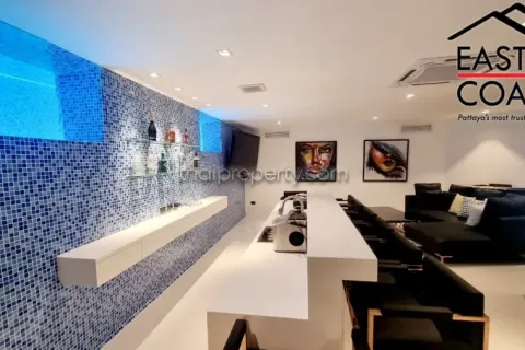 Casa de 6 dormitorios en Pattaya, Tailandia № 213264 - foto 13