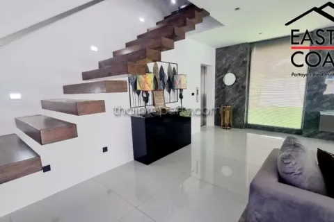 Casa de 6 dormitorios en Pattaya, Tailandia № 213264 - foto 9