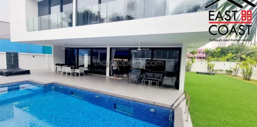 Casa de 6 dormitorios en Pattaya, Tailandia № 213264