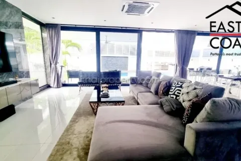 Casa de 6 dormitorios en Pattaya, Tailandia № 213264 - foto 10
