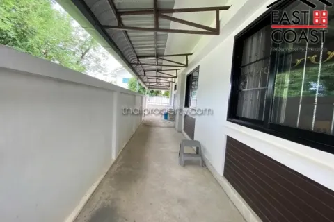 Casa de 4 dormitorios en Pattaya, Tailandia № 213269 - foto 16