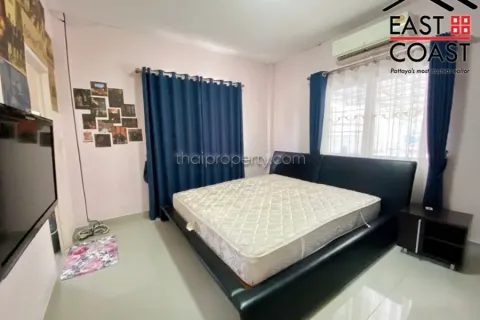 Casa de 4 dormitorios en Pattaya, Tailandia № 213269 - foto 9