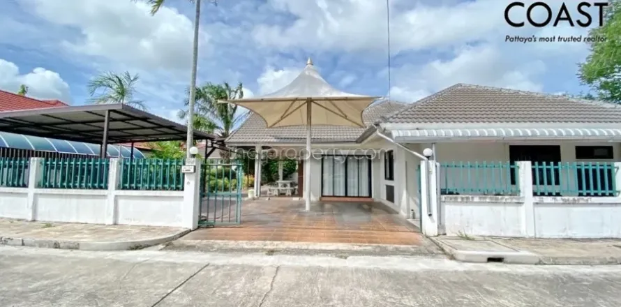 Casa de 4 dormitorios en Pattaya, Tailandia № 213269