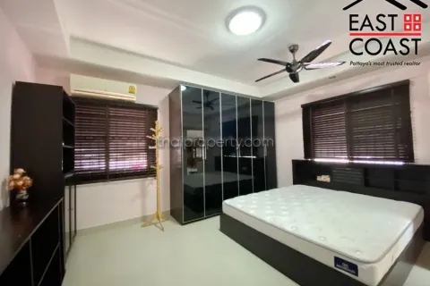 Casa de 4 dormitorios en Pattaya, Tailandia № 213269 - foto 8