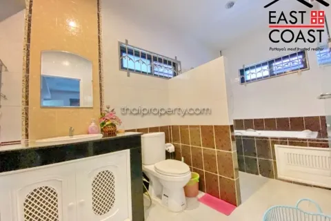 Casa de 4 dormitorios en Pattaya, Tailandia № 213269 - foto 11
