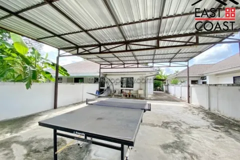 Casa de 4 dormitorios en Pattaya, Tailandia № 213269 - foto 17