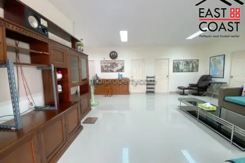 Casa de 4 dormitorios en Pattaya, Tailandia № 213269 - foto 5