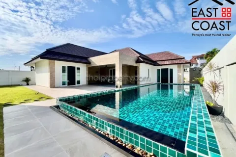 House in Pattaya, Thailand 3 bedrooms № 213265