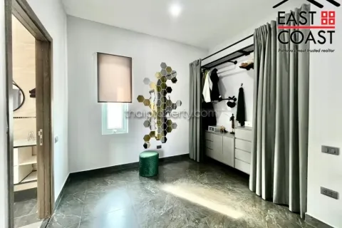 Casa de 3 dormitorios en Pattaya, Tailandia № 213265 - foto 9